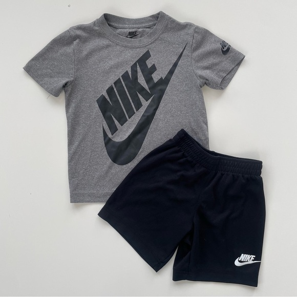 Nike Boys Gray Black Tee Shorts Set Size 4 or XS - Picture 1 of 6